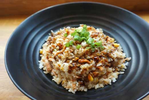 Assiette de riz en gros plan