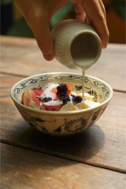 Flocons d’avoine bio avec lait ou yaourt et fruits, une solution pour digérer sans problème en naturopathie