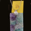 Pendentif bélière avec pierre naturelle fluorite article no 24, création Véronique Licini